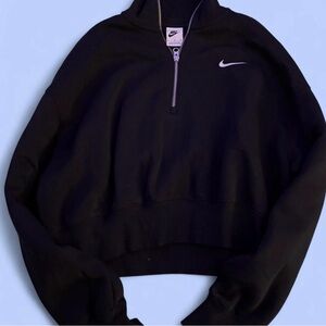 Cropped Nike Black Zip-Up Hoodie with Silver Zipper